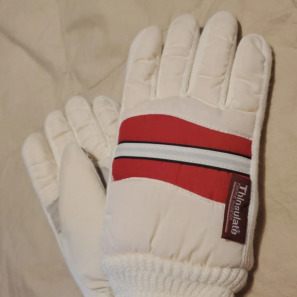 3M Thinsulate Red and White Gloves Unisex
